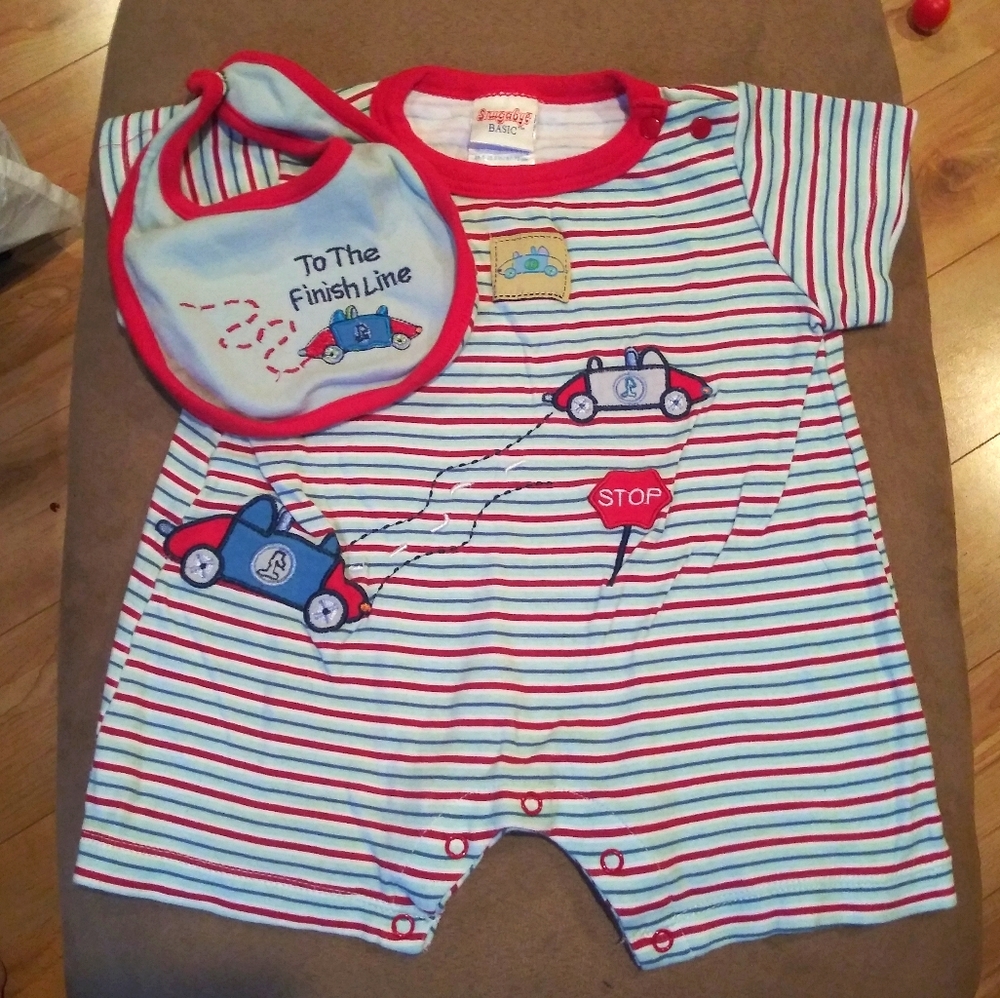 Snugabye Basic Outfit with reversible Bib